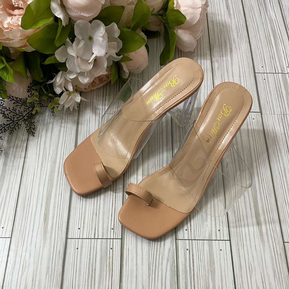 Women’s Nude/Clear Heels | US5 Heels
